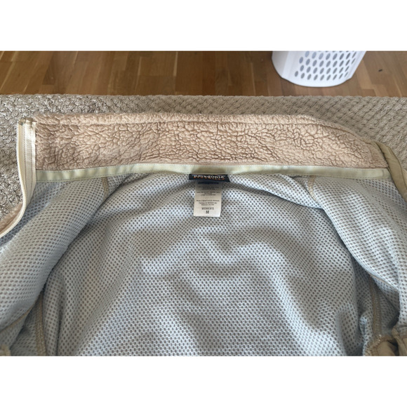 Patagonia Women's M Beige Tan Synchilla Retro-X Fleece Hiking Camping Jacket - Picture 14 of 14